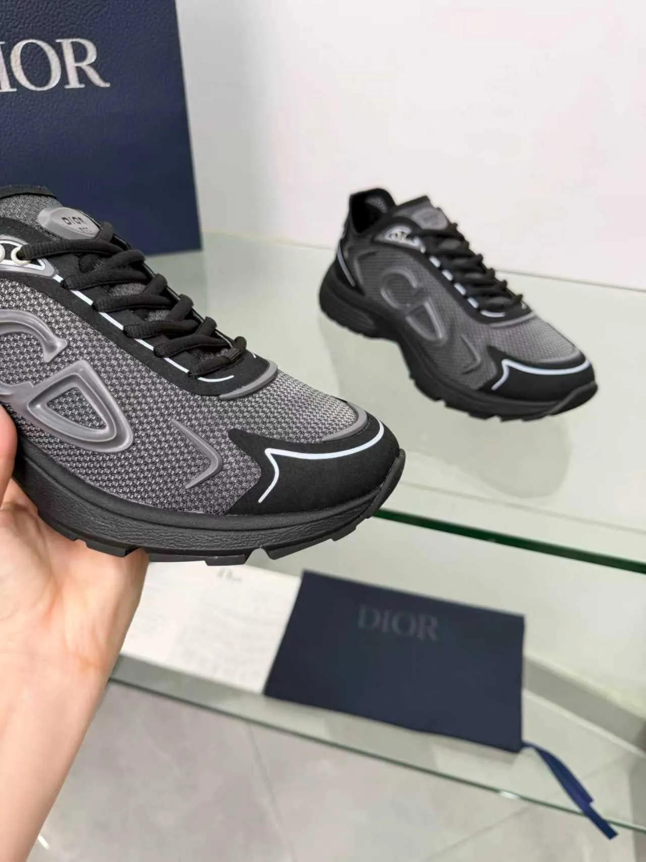 Men's men's shoes pP560! DIOR#B30 COUNTDOWN TECH shoes 1. Inspired by lighter running shoes this season 2. Made of multi-layer transparent nylon upper, full of futuristic feel 3. CD30 rubber logo on the tongue/heel to highlight the brand style 4. Equipped with ultra-light foam midsole for the ultimate comfortable wearing experience 5. The entire series uses WELDED (seamless bonding) technology to ensure durability and lightness 6. Full-size dopamine color matching, perfect choice for couples shoes😜